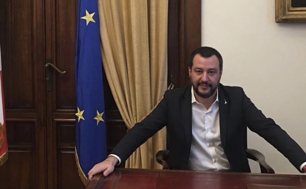 Ειρωνεία Σαλβίνι για την Κομισιόν: Eφθασε το γράμμα από τις Βρυξέλλες; Περιμένω κι ένα απ’ τον Άι Βασίλη